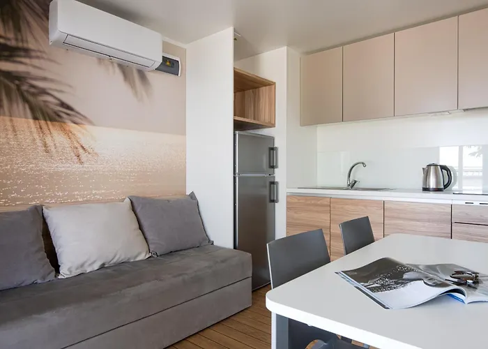 Elements Mobile Homes Кемпинг