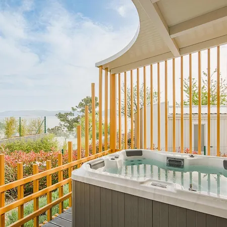 Elements Mobile Homes Camping 3*