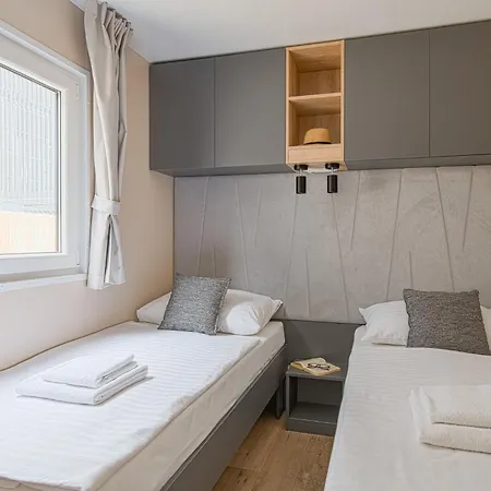 Elements Mobile Homes Kemping 3*