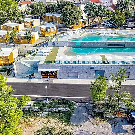 Elements Mobile Homes Campsite 3*
