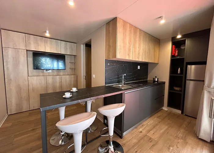 Kamp alanı Elements Mobile Homes 3*