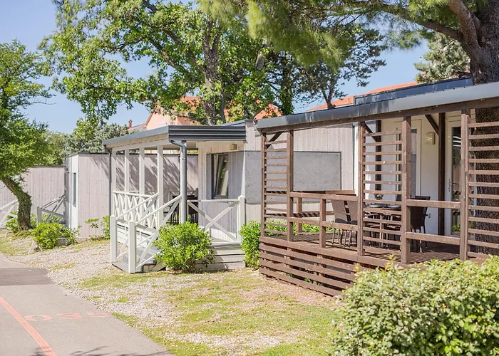 Elements Mobile Homes Kamp alanı 3*