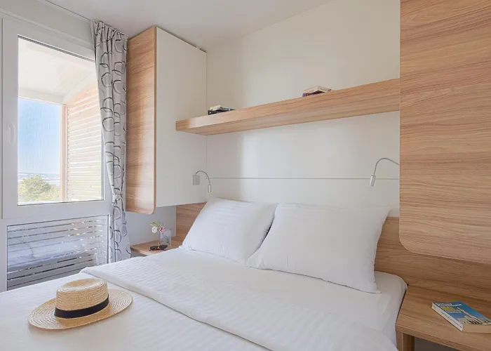 Kamp alanı Elements Mobile Homes 3*