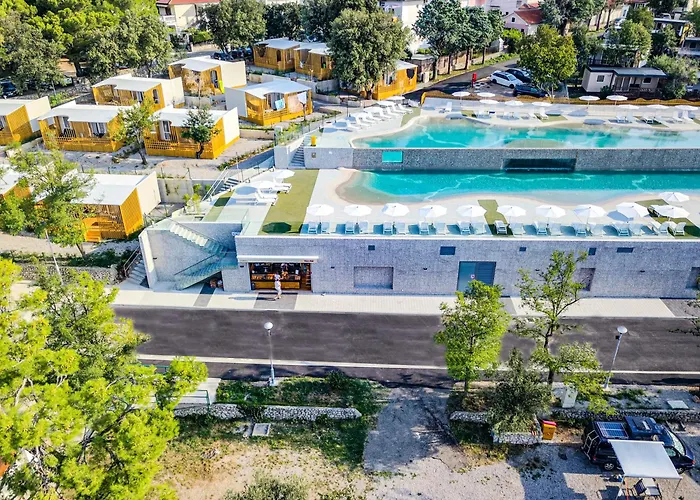 Kamp alanı Elements Mobile Homes 3*