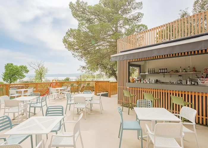 Elements Mobile Homes Kamp alanı 3*