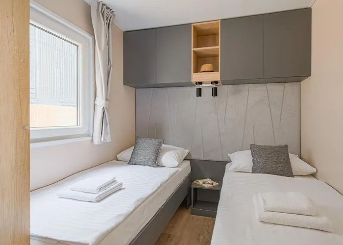 Elements Mobile Homes Kamp alanı 3*